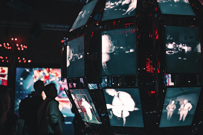 Technology monitoring displays